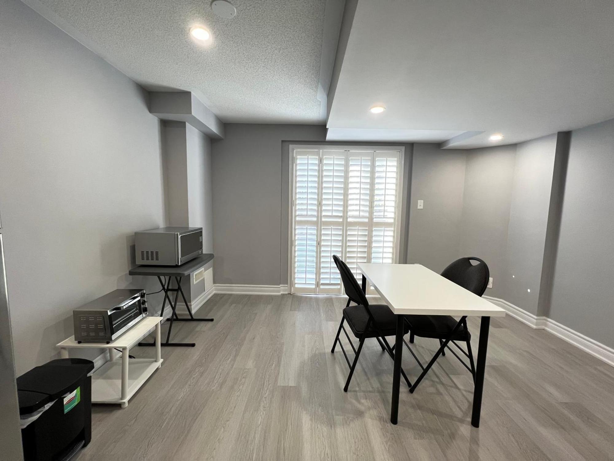Beautiful Vacation Home Near Toronto Airport Місісаґа Номер фото